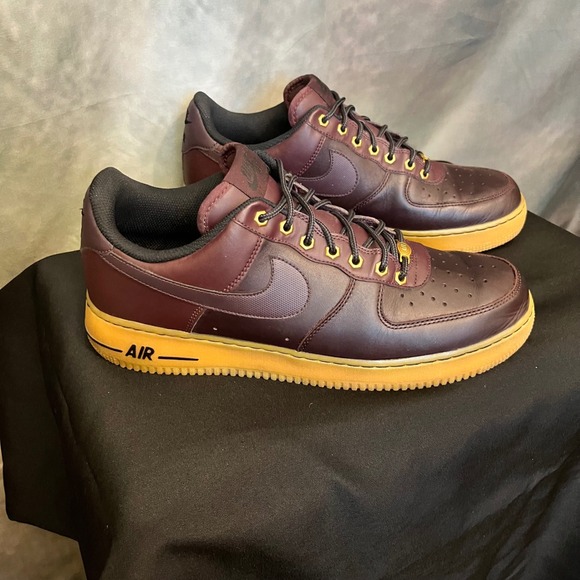 Nike Air Force 1 Low Burgundy Gold Accent Gum Bottom Mens Sneakers - Picture 4 of 9